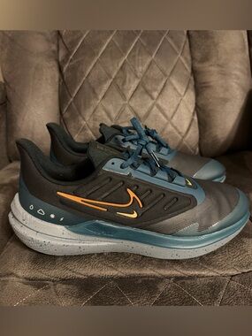 Nike Air Winflo Shield Black Safety Orange Running Shoes DM1106-002 Men's Sz11